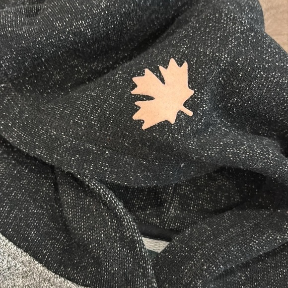 Roots kids youth XXL kanga hoodie in salt and pepper and black with pink accents - Picture 3 of 9